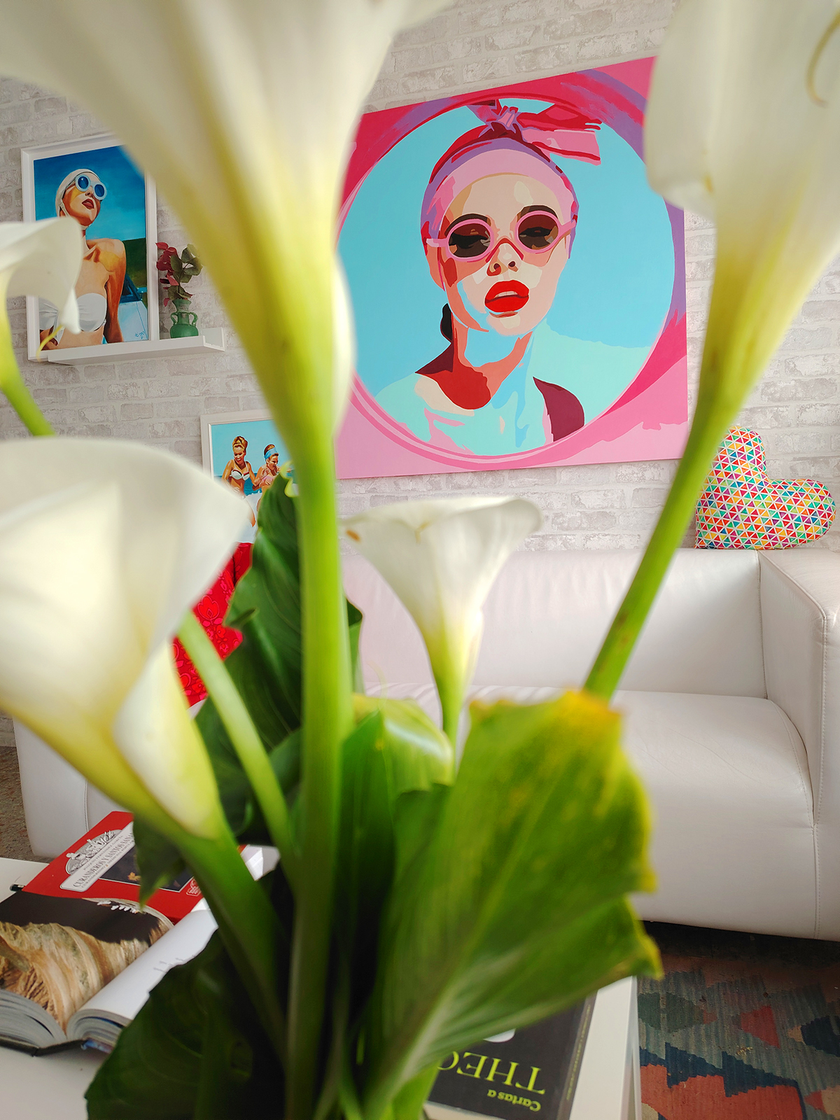 31725-arte-maria-del-roxo-retrato-pop-color-rosa-vintage-gafas-rosas-pintura-4